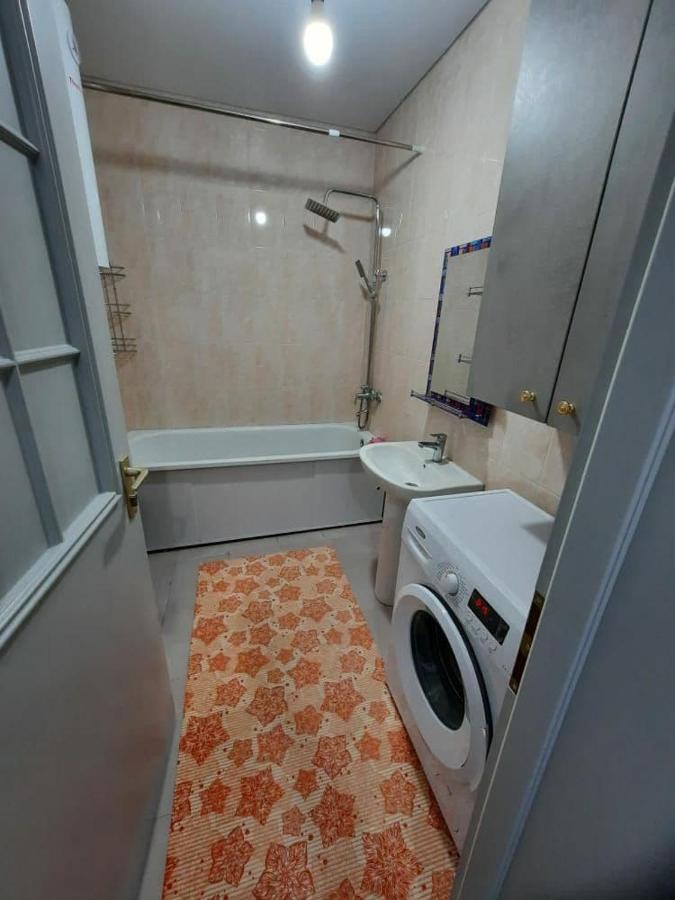 Apartamento Diplomat - 2 Bishkek Exterior foto