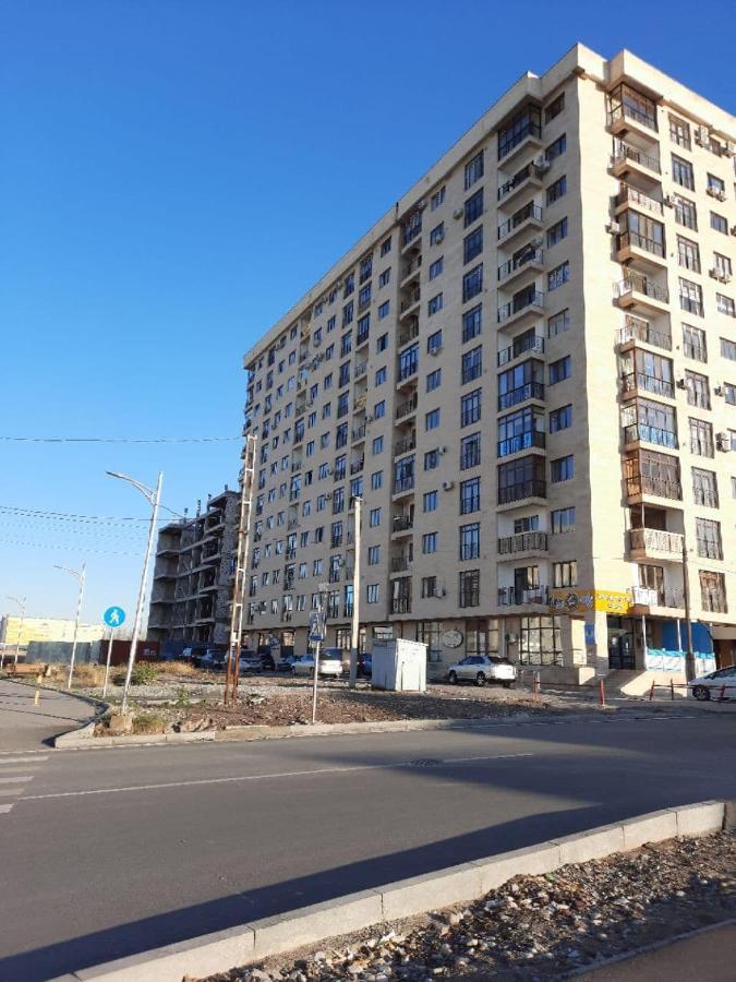 Apartamento Diplomat - 2 Bishkek Exterior foto