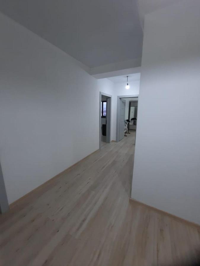 Apartamento Diplomat - 2 Bishkek Exterior foto