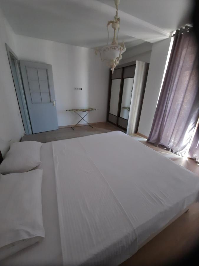 Apartamento Diplomat - 2 Bishkek Exterior foto